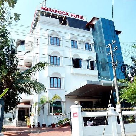 Aquarock Hotel Kazhakuttam Exterior photo