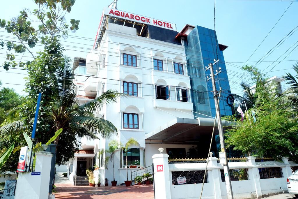 Aquarock Hotel Kazhakuttam Exterior photo